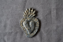Carica l&#39;immagine nel visualizzatore di Gallery, Cuore Sacro Bronzo La Topaia
